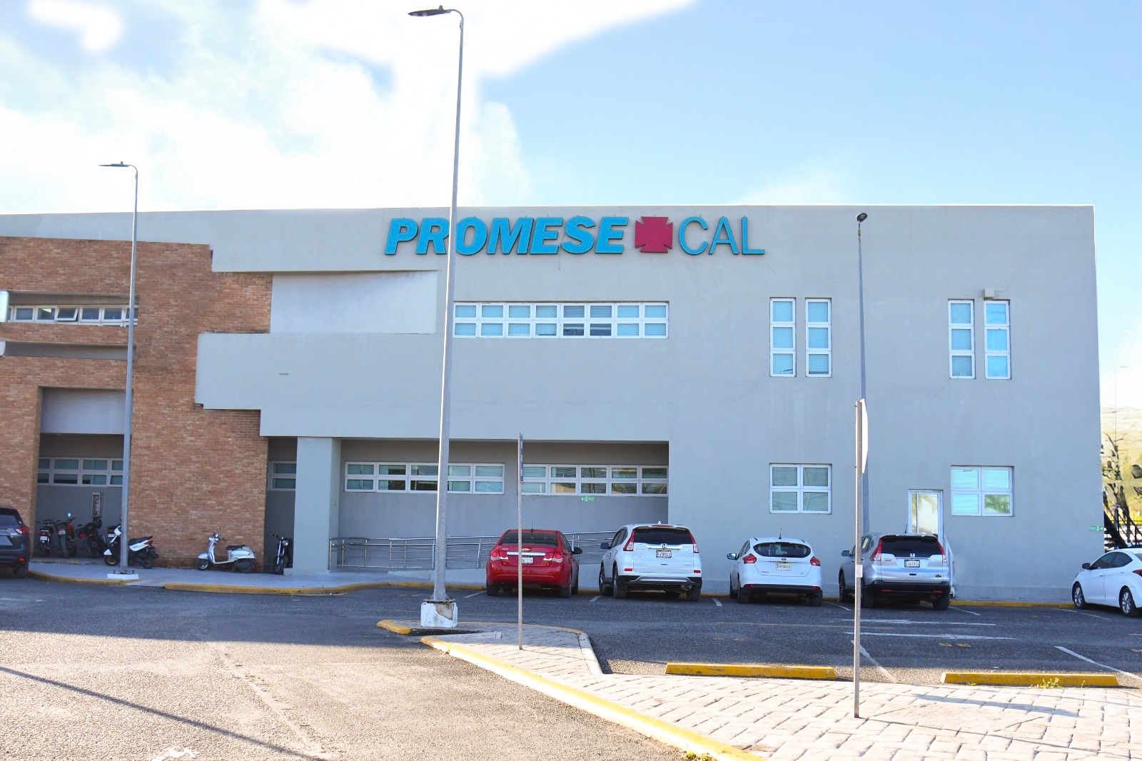 Promese/CAL prueba pagos con tarjetas en Farmacias del Pueblo y prevé ampliar el sistema