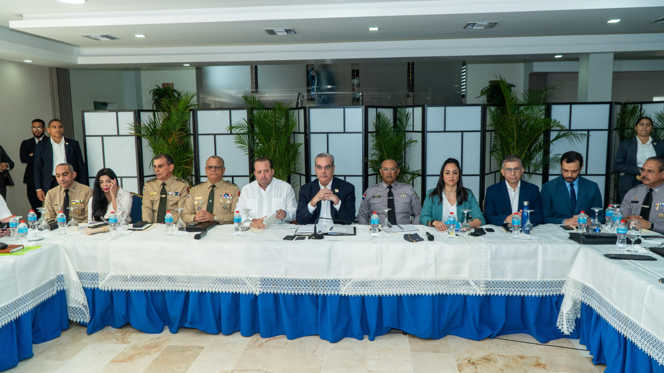 Abinader promueve mayor uso del Paso Rápido para agilizar el tránsito en los peajes