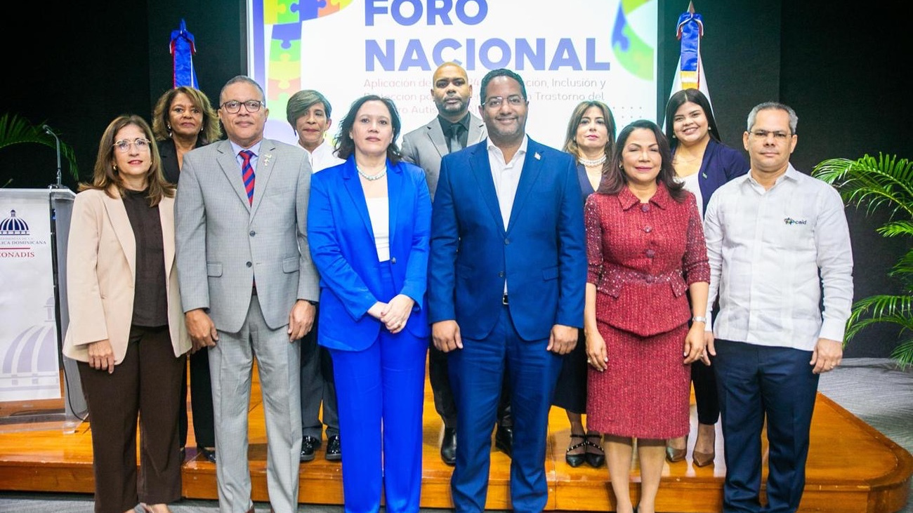 Abinader exhorta a conductores a utilizar Paso Rápido para agilizar el tránsito en los peajes