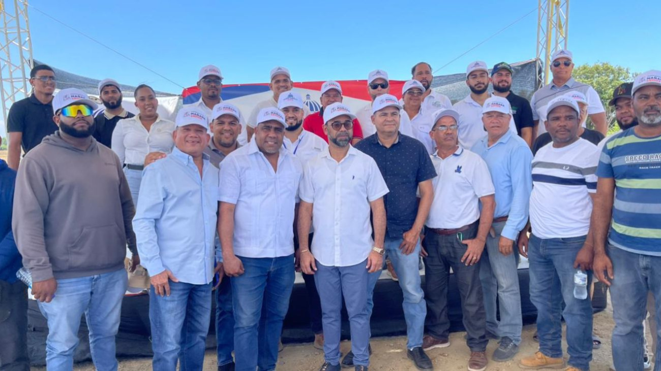 Productores de Montecristi se capacitan en uso de drones para modernizar labores agrícolas