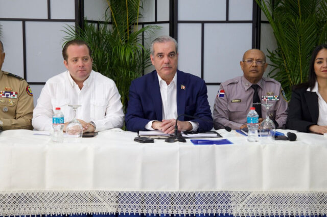 Abinader promueve mayor uso del Paso Rápido para agilizar el tránsito en los peajes